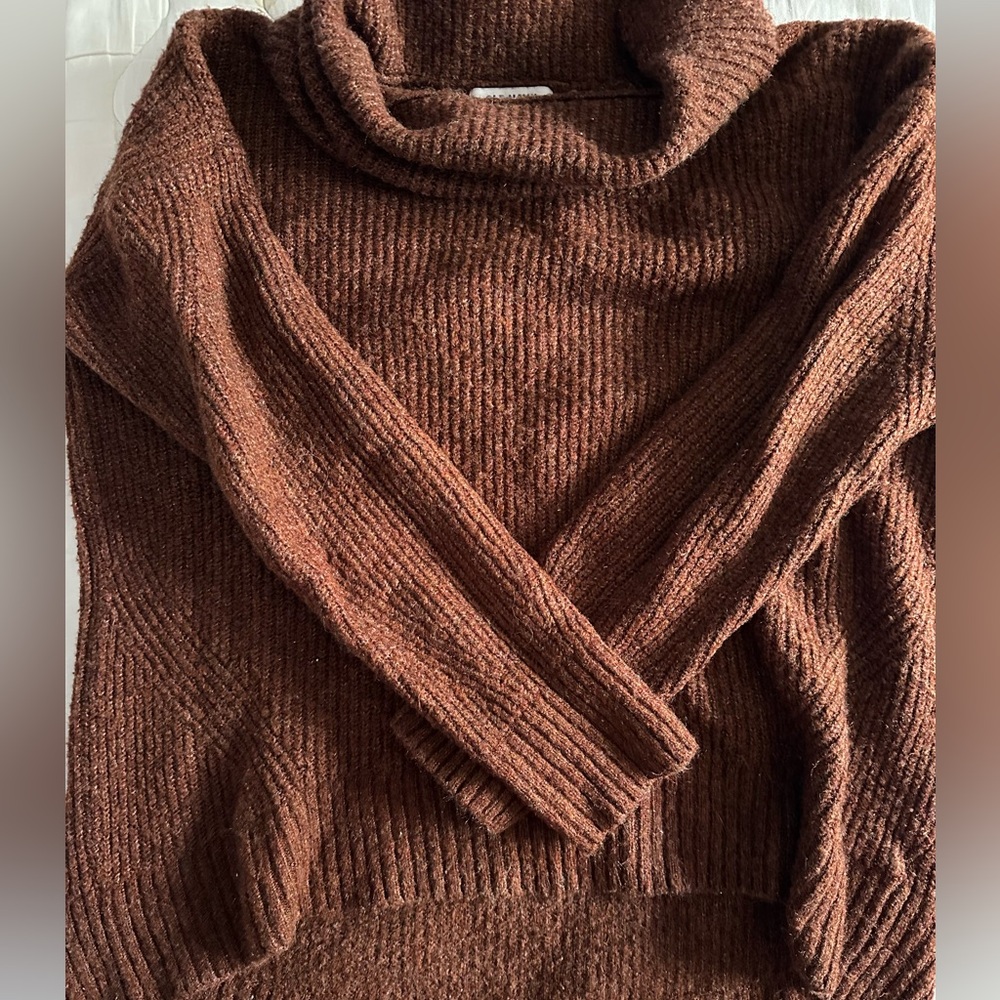 Old Navy Women's Turtle Neck Sweater